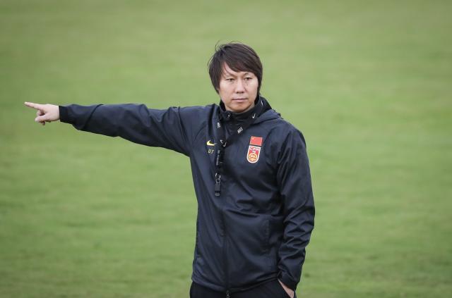 NBA-李铁：费南多受伤退出集训 国足最大对手是“伤病”