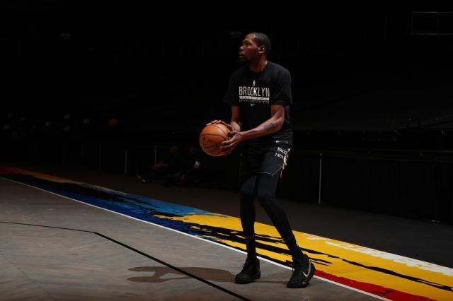 腾讯体育-离奇！KD因防疫规定首次替补 打到一半又被迫退场